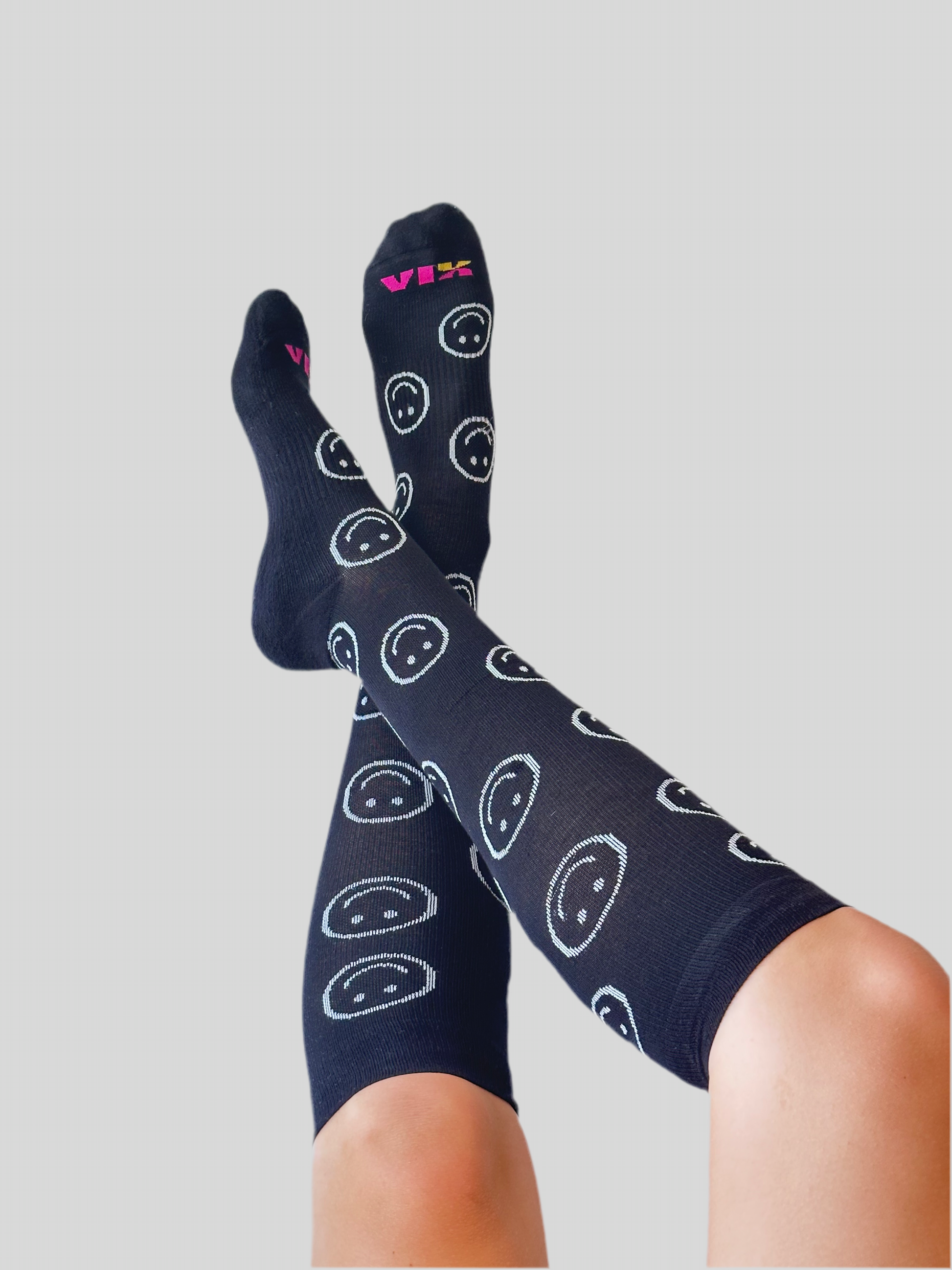 Vix Simple Smiley Black and White Bamboo Compression  Crossed  Leg